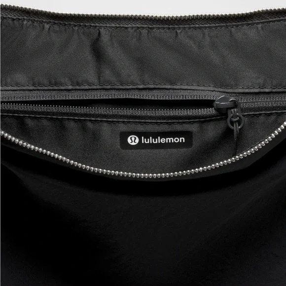 Lululemon Convertible Crossbody- Black - Picture 5 of 11